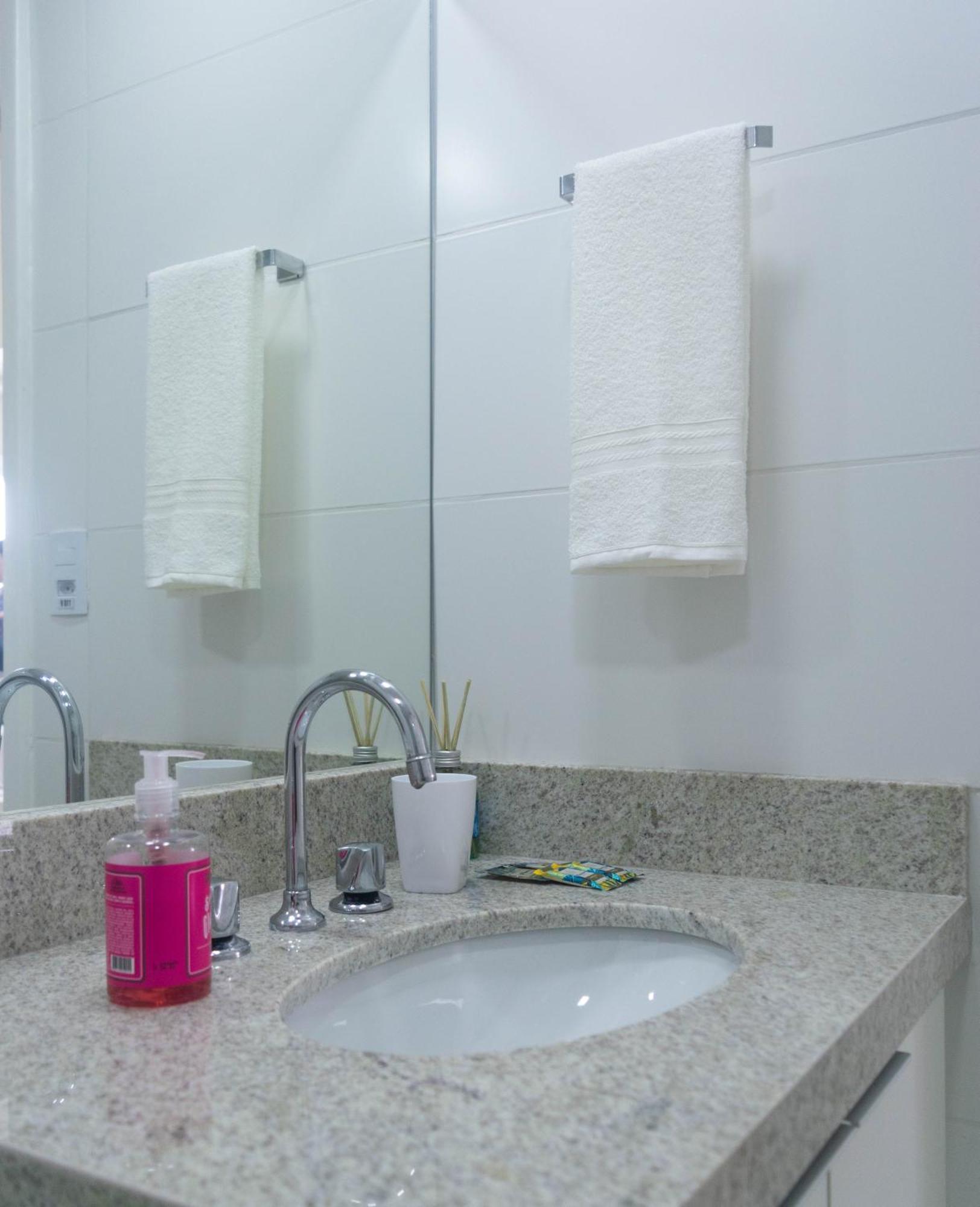 Prime Riocentro - & Flats Apartamento